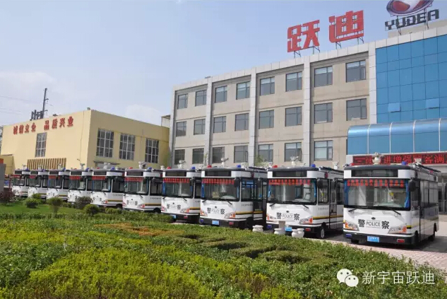 躍迪移動警務(wù)室執(zhí)勤于保定東站—全天候執(zhí)勤，確保人民安全