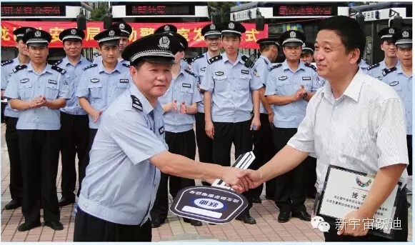 給躍迪投票—2015年度“十大最受關(guān)注特種裝備企業(yè)”評選終端對決已開戰(zhàn)?。?！