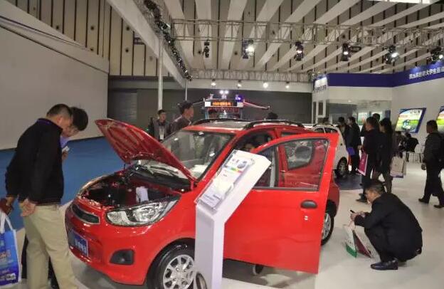 躍迪汽車強勢登錄南京新能源汽車展，引領(lǐng)行業(yè)發(fā)展新軌道