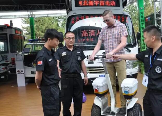 躍迪移動測速卡口、躍迪定制智能人臉識別成為本屆警用裝備博覽會焦點