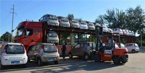 電動(dòng)轎車(chē)
