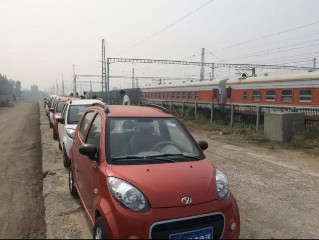 躍迪電動汽車批量發(fā)車貴州貴陽——躍迪發(fā)力鐵路貨物運(yùn)輸，及時滿足用戶需求