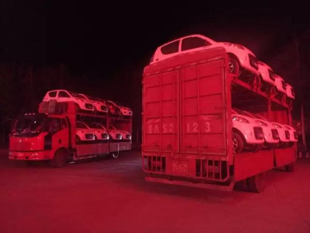 電動(dòng)汽車出發(fā)了。
