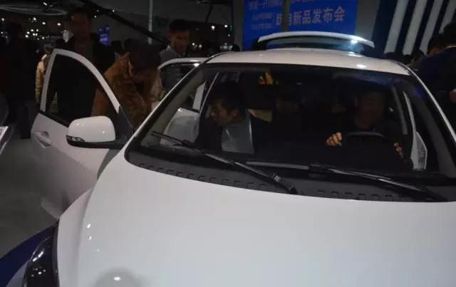 躍迪智能家族集結(jié)亮相鄭州展，萬人見證，共贏未來