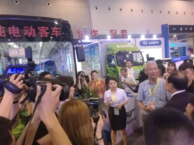 躍迪汽車帶您走進2017絲博會暨21屆西洽會，感受展會盛況