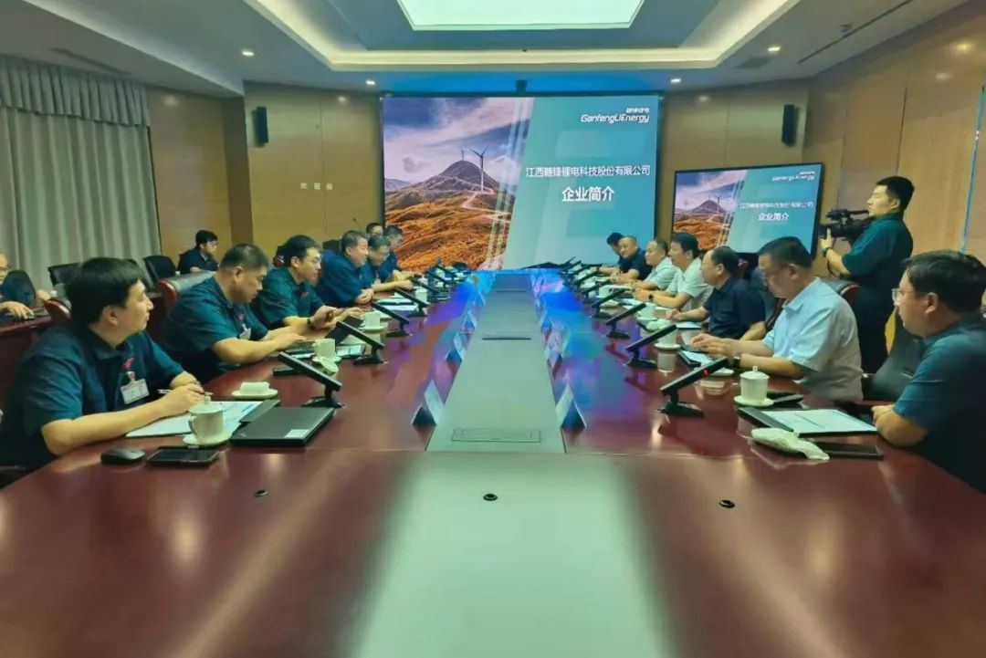 鋰業(yè)巨頭贛鋒鋰業(yè)董事長李良彬、躍迪集團董事長呂洪濤聯(lián)袂造訪中國重汽，與劉正濤董事長洽談新能源領(lǐng)域合作前景